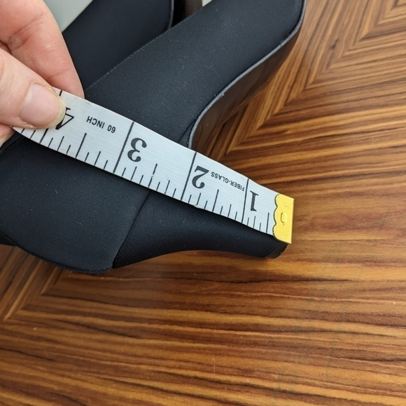 Salvatore Ferragamo black heels size 8 s2 - Picture 2 of 11